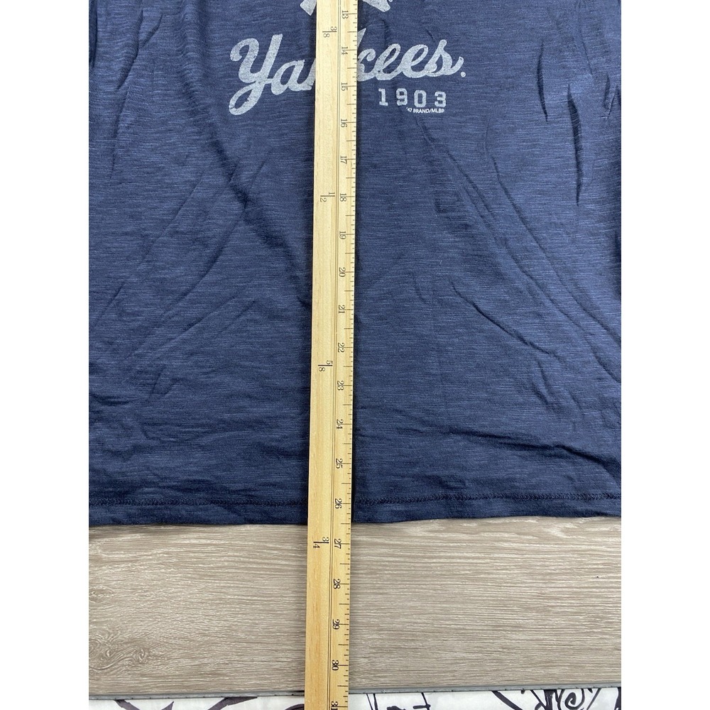 47 Brand Women's MLB New York Yankees V Neck Logo Scrum Tee Blue Size Large New - Picture 8 of 8